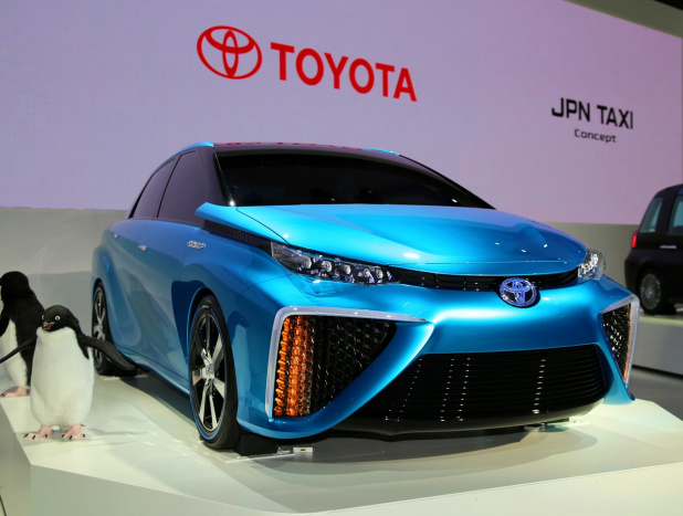 「トヨタ 今夏からFCV（燃料電池車）量産体勢へ! 2015年発売へ」の1枚目の画像