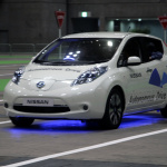 日産の電気自動車「リーフ」が累計販売10万台を達成 - automous_leaf