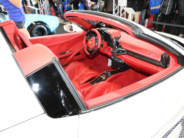 「【東京国際カスタムカーコンテスト2014】インポートカー部門最優秀賞はセクシーヒップのフェラーリ458！」の6枚目の画像