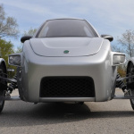「リッター35km超の低燃費! 価格は71万円の三輪自動車「エリオ」登場」の1枚目の画像ギャラリーへのリンク