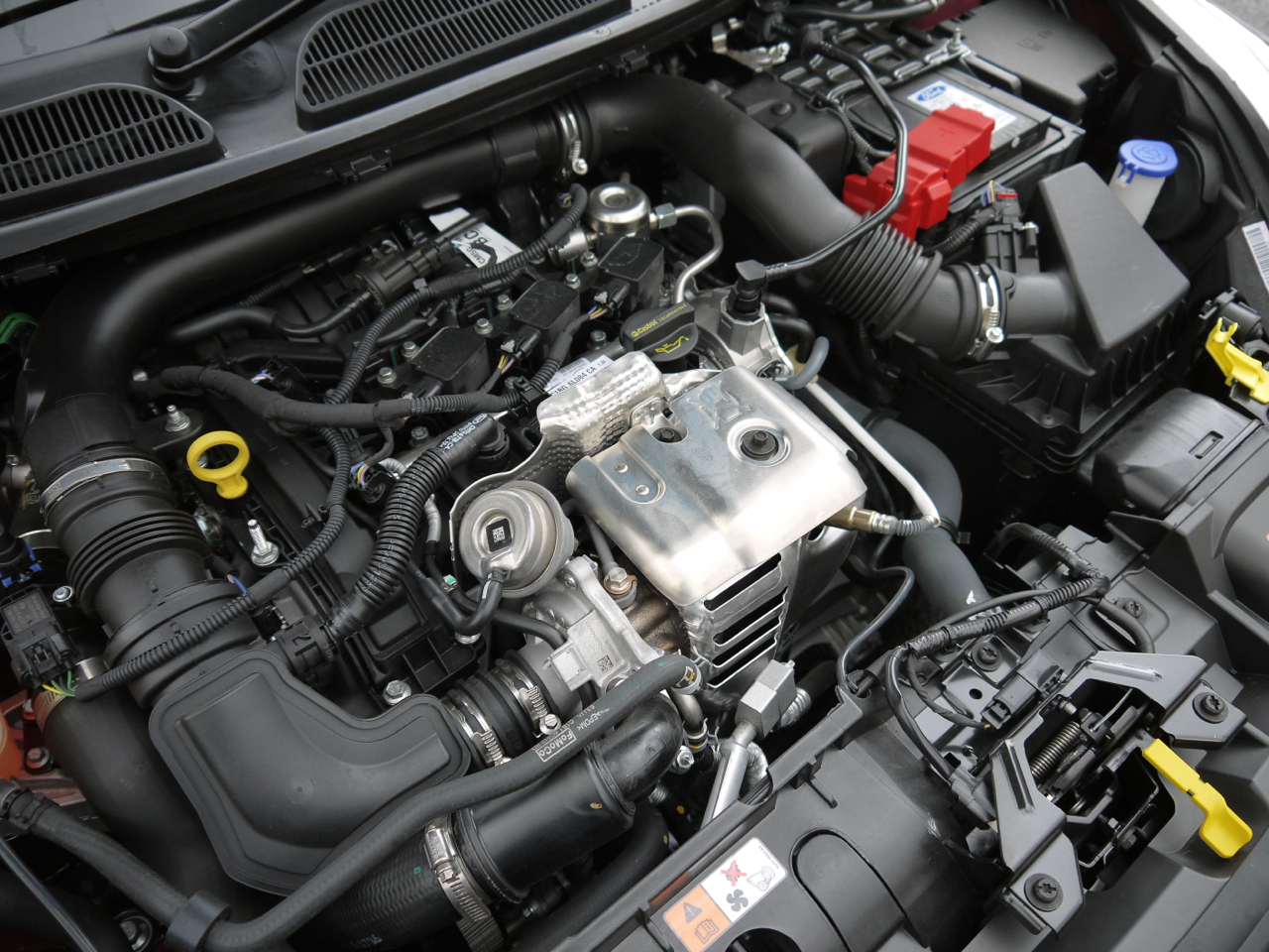 Ford Fiesta 06 画像 直列3気筒エンジンの音と振動は フォード フィエスタ試乗記02 Clicccar Com