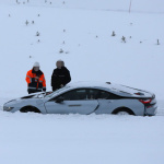 「BMW i8が雪中でスタックのハプニング!」の5枚目の画像ギャラリーへのリンク