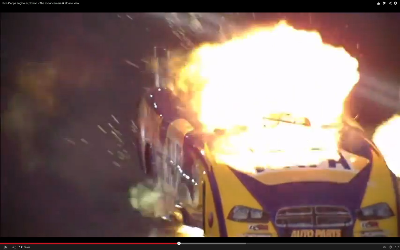 走行中に車内で大爆発が起きるとどうなる?【動画】 | clicccar.com