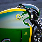 「バイクの新しいカタチ!? ロータスが2輪を作ると衝撃的過ぎる!」の12枚目の画像ギャラリーへのリンク