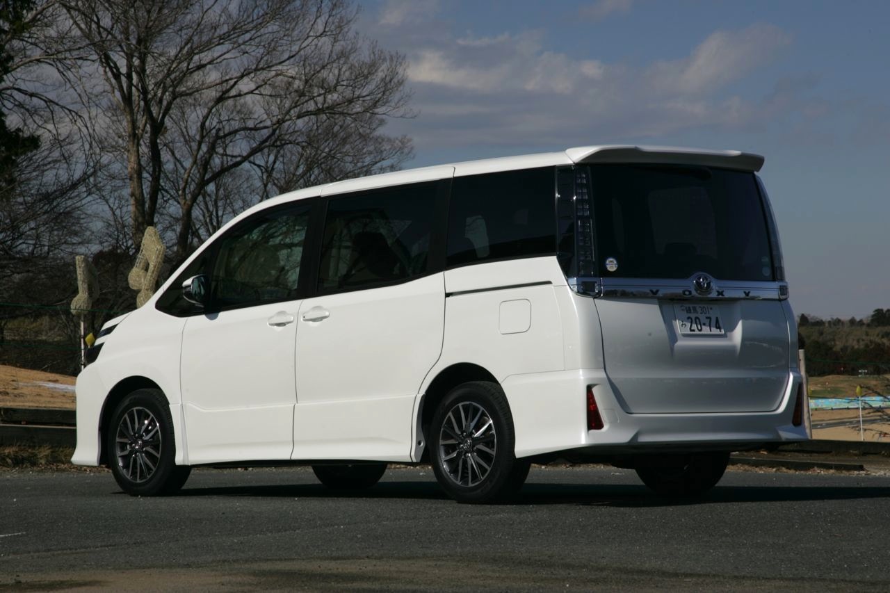 Noah Voxy 011 画像 16インチのヴォクシー Zs の乗り心地はややハード ノア ヴォクシー試乗記02 Clicccar Com