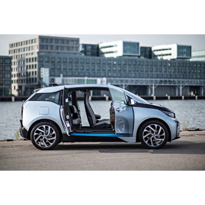 「BMW『i3』画像ギャラリー – 次世代電気自動車のデザインと未来感」の28枚目の画像