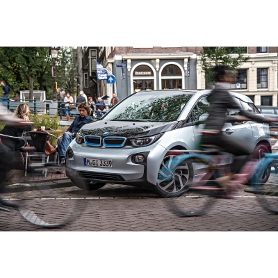 「BMW『i3』画像ギャラリー – 次世代電気自動車のデザインと未来感」の25枚目の画像