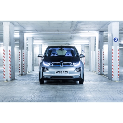 「BMW『i3』画像ギャラリー – 次世代電気自動車のデザインと未来感」の19枚目の画像