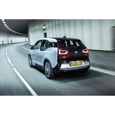 「BMW『i3』画像ギャラリー – 次世代電気自動車のデザインと未来感」の15枚目の画像