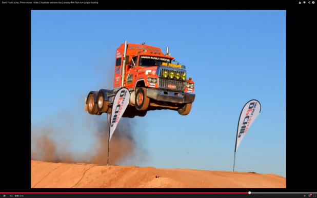 「トラックだってジャンプ記録に挑戦! 【動画】」の1枚目の画像