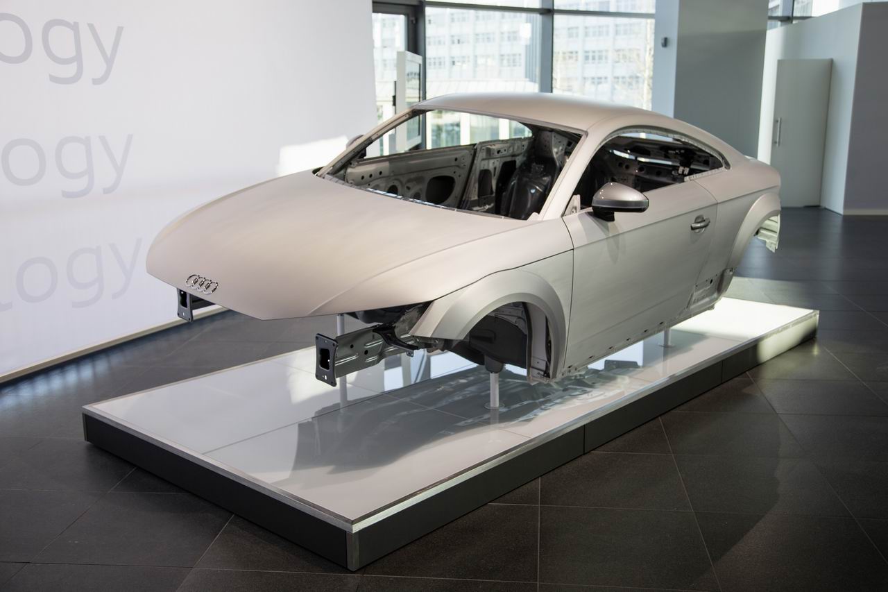 アウディ Ttクーペ 画像ギャラリー アルミパネル多用で50kgの軽量化 Clicccar Com