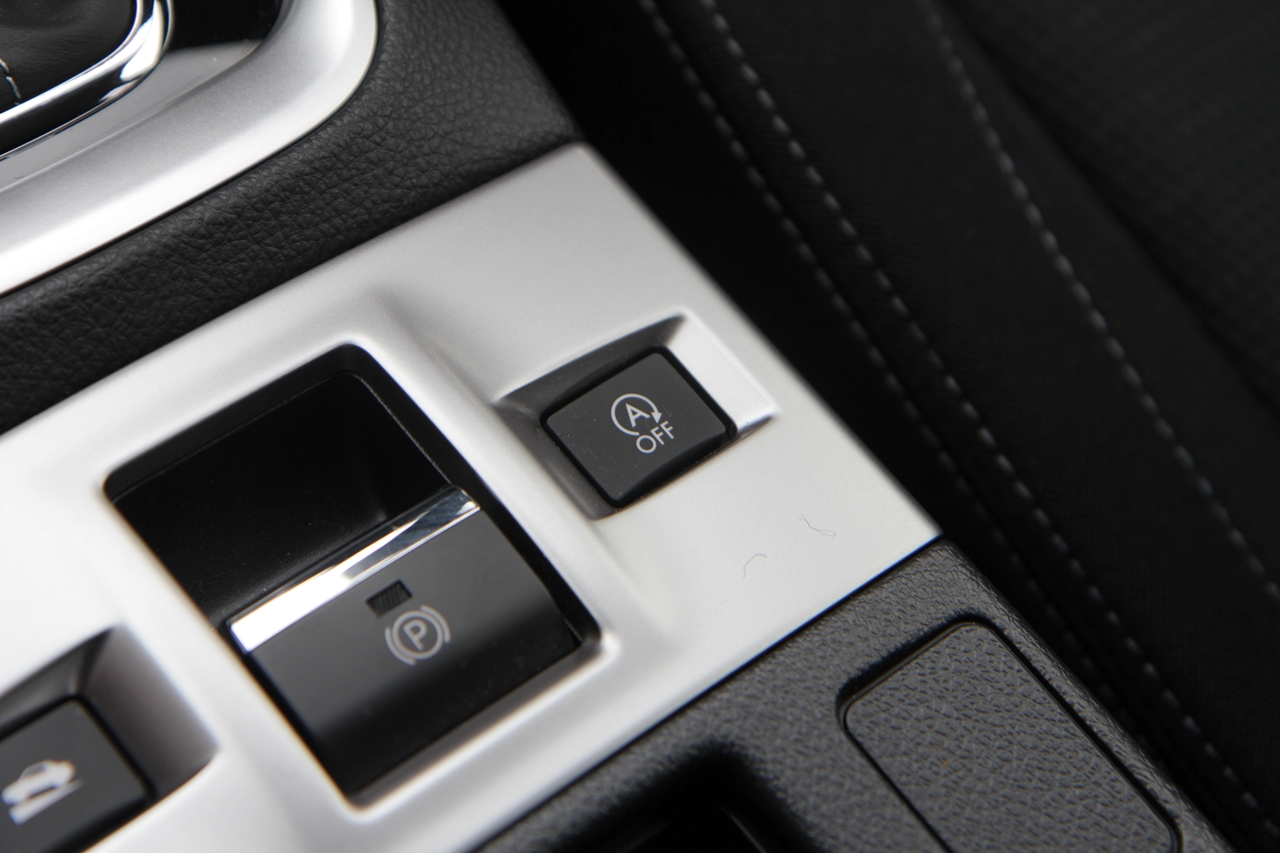 スバル レヴォーグついに市販型発表 1 6と2 0の違いはどこ Clicccar Com
