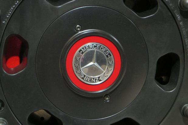 「限定5台! 価格8000万円のスーパー6輪車メルセデスベンツ「G63 AMG 6×6」日本上陸!!」の19枚目の画像