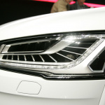 新型アウディA8のマトリクスLEDヘッドライトの「動き」がスゴい！ - Audi A8 Matrix LEDheadlight_2