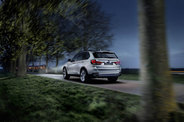 「BMWがプラグインハイブリッドX5コンセプトをNYで発表」の6枚目の画像