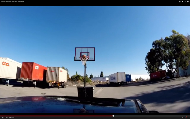 「クルマでバスケットボールができるか?【動画】」の2枚目の画像