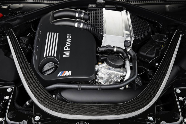 「BMW「M4 コンバーチブル」画像ギャラリー ― 3分割メタルトップで3.0リッターターボ」の7枚目の画像
