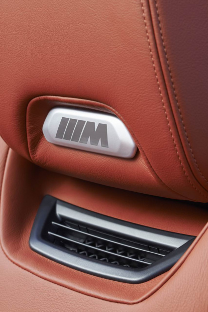 「BMW「M4 コンバーチブル」画像ギャラリー ― 3分割メタルトップで3.0リッターターボ」の8枚目の画像