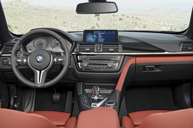 「BMW「M4 コンバーチブル」画像ギャラリー ― 3分割メタルトップで3.0リッターターボ」の9枚目の画像
