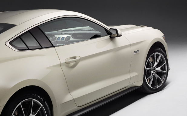 「フォード新型「マスタング」画像ギャラリー ― 注目のマスタング50周年記念車」の11枚目の画像