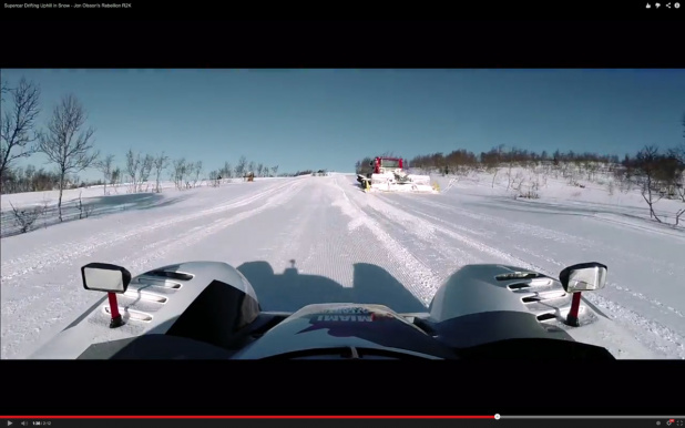 「レーシングカーが雪山を走ったらどうなる!?【動画】」の2枚目の画像