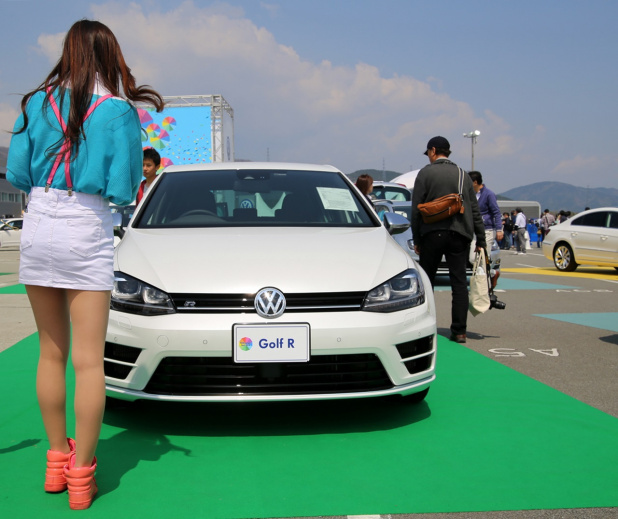 「VW「e-up!」の滑らかな走行フィーリングを体感!【VW Fest 2014】」の12枚目の画像