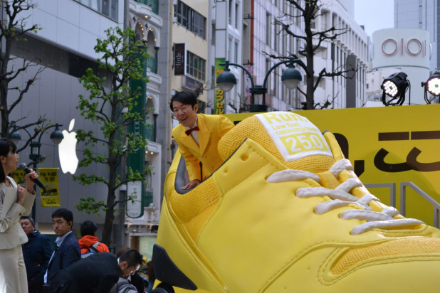 「渋谷の通行人まで巻き込む（？）フラッシュモブで新型ヴィッツお披露目」の10枚目の画像