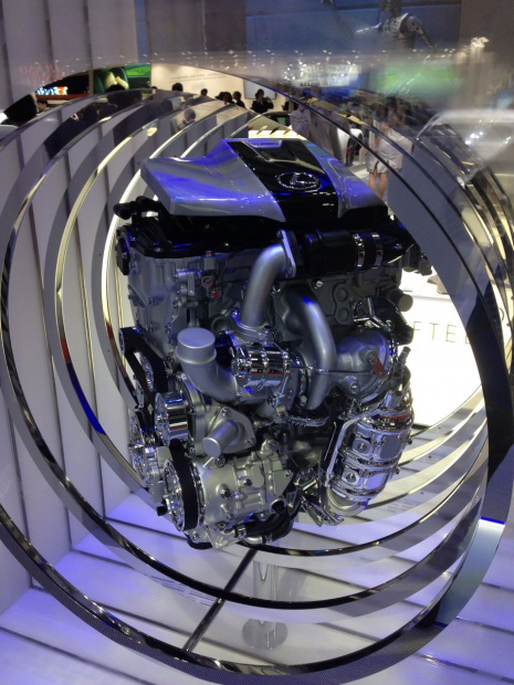 「レクサス初のガソリンターボ車を北京モーターショーで公開」の1枚目の画像