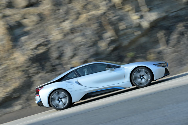 「なぜ電気自動車が必要なのか、ホントの理由は？【BMW i8試乗(4)】」の11枚目の画像