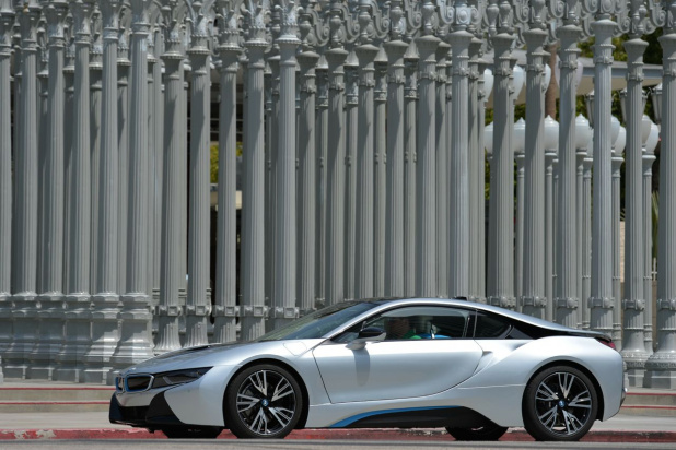 「なぜ電気自動車が必要なのか、ホントの理由は？【BMW i8試乗(4)】」の1枚目の画像