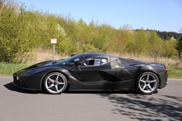 「フェラーリ「599FXX」の後継車「ラ・フェラーリXX」をキャッチ」の3枚目の画像