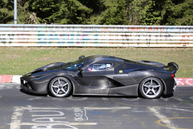 「フェラーリ「599FXX」の後継車「ラ・フェラーリXX」をキャッチ」の10枚目の画像