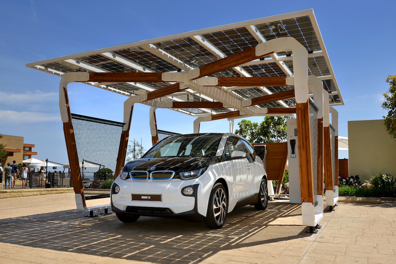 「BMW iが持続可能な素材として選んだのは「竹」」の3枚目の画像