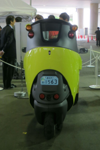 「トヨタi-ROADに乗る!「人とくるまのテクノロジー展2014」【動画】」の17枚目の画像