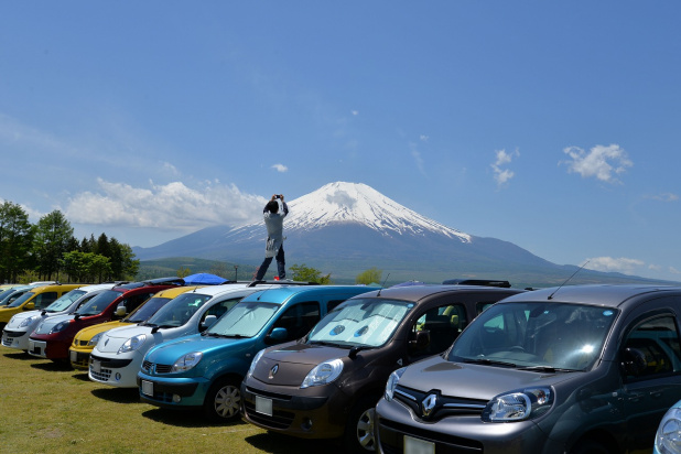 「なぜ？ 890台のカングーが富士の麓に集合！」の30枚目の画像