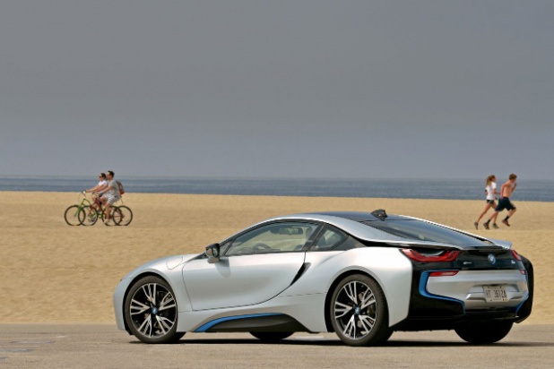 「i8の走りを盛り上げる装置とは？【BMW i8試乗(3)】」の11枚目の画像