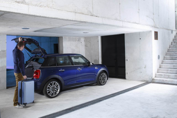 「BMW「ミニ 5ドア」画像ギャラリー ─ ついに登場したスタンダードな5ドア」の20枚目の画像