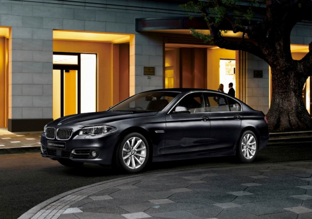 「BMW 5の特別仕様車は50万円お得な715万円からの価格」の3枚目の画像