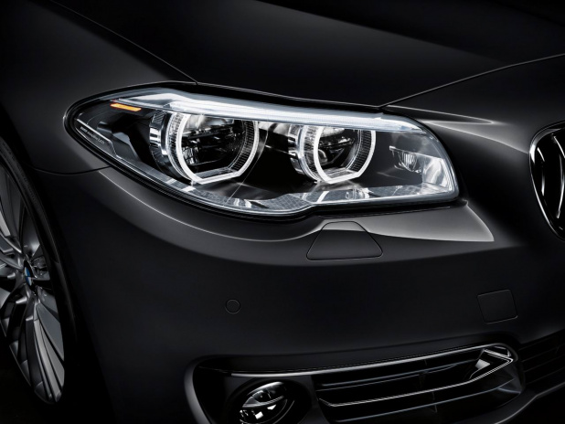 「BMW 5の特別仕様車は50万円お得な715万円からの価格」の4枚目の画像