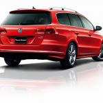 VWパサート・ヴァリアントに赤がステキなお買い得価格の特別仕様車 - Passat_Variant_R-Line_Ed00007609