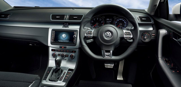 「VWパサート・ヴァリアントに赤がステキなお買い得価格の特別仕様車」の18枚目の画像