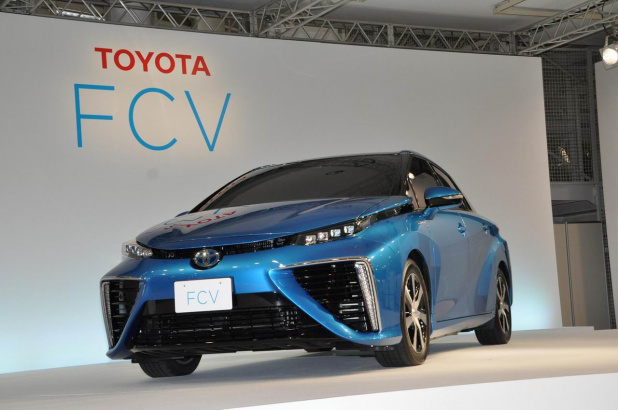 「トヨタ市販燃料電池車の外観、販売チャンネルを公表！」の1枚目の画像