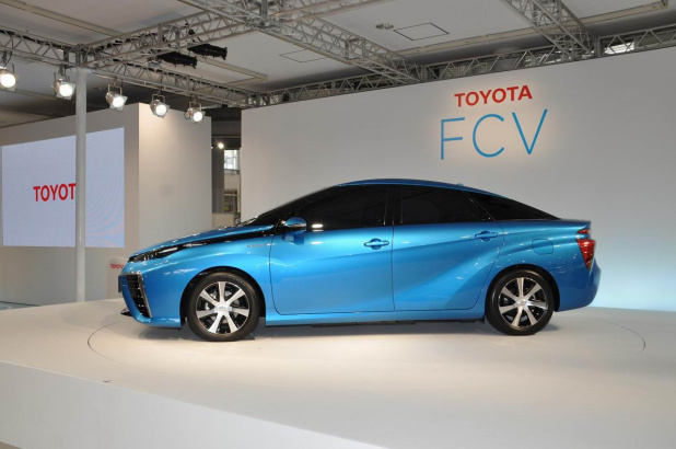 「トヨタ市販燃料電池車の外観、販売チャンネルを公表！」の2枚目の画像
