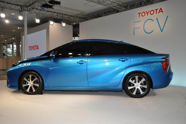 「トヨタ市販燃料電池車の外観、販売チャンネルを公表！」の3枚目の画像