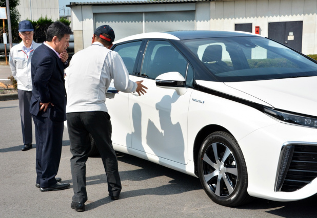 「茂木経済産業相がトヨタFCVを試乗したワケは?」の6枚目の画像