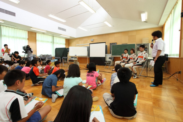 「小学校にSUPER GTがやってくる鈴鹿市の課外授業！」の10枚目の画像