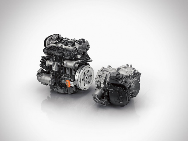 「ボルボが「ツインエンジン」ハイブリッドのXC90 T8を2014年内に発表！」の4枚目の画像