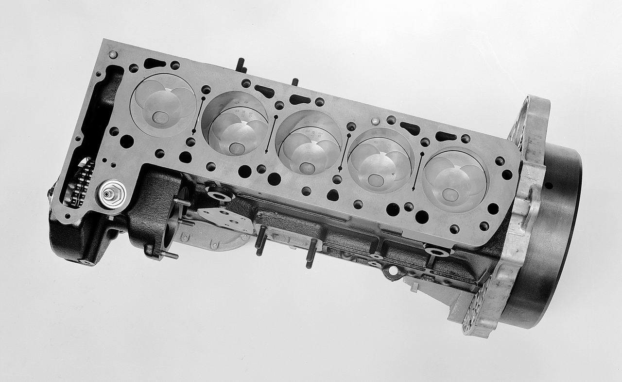 「メルセデス・ベンツ「乗用車用5気筒ディーゼル」40年の歴史」の4枚目の画像