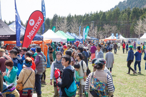 「クルマにキャンプ道具を積み込んで、いざアウトドアイベントへ！」の2枚目の画像