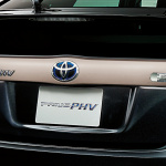 プリウスPHVとプリウスの特別仕様車にゴールドのオプションを新設定 - toyota_priphv_04